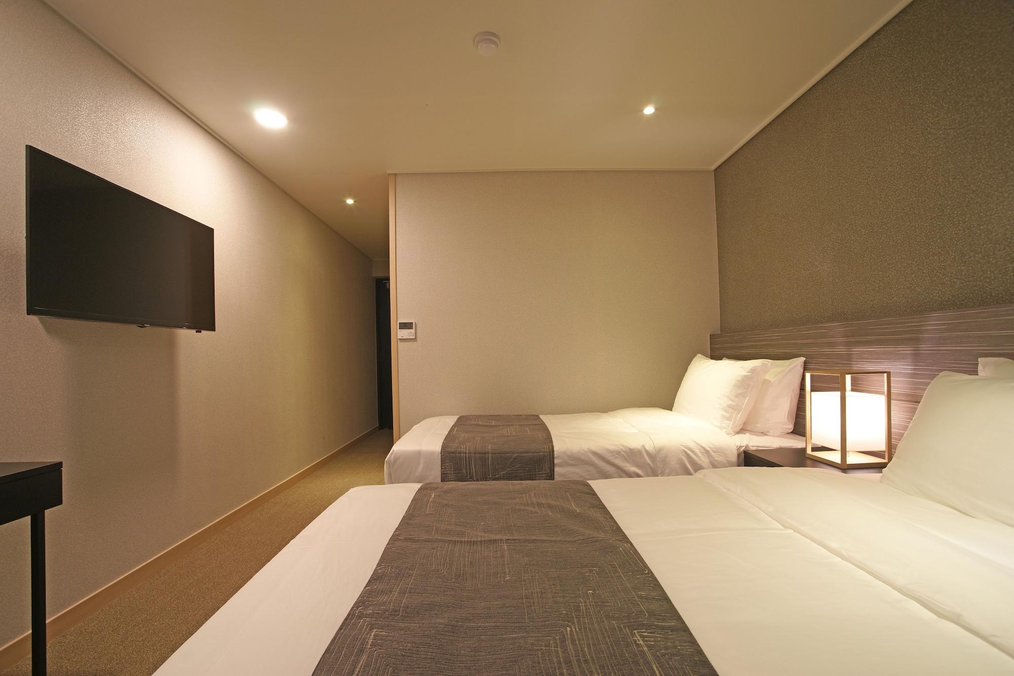 ג'גו I-Jin Hotel מראה חיצוני תמונה