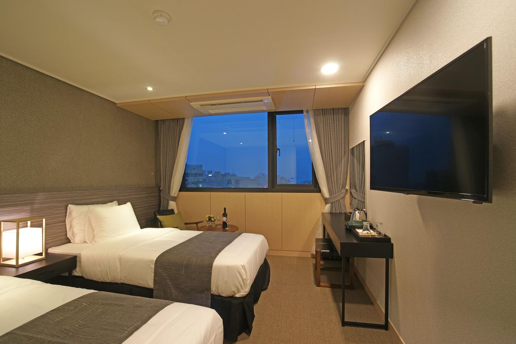 ג'גו I-Jin Hotel מראה חיצוני תמונה