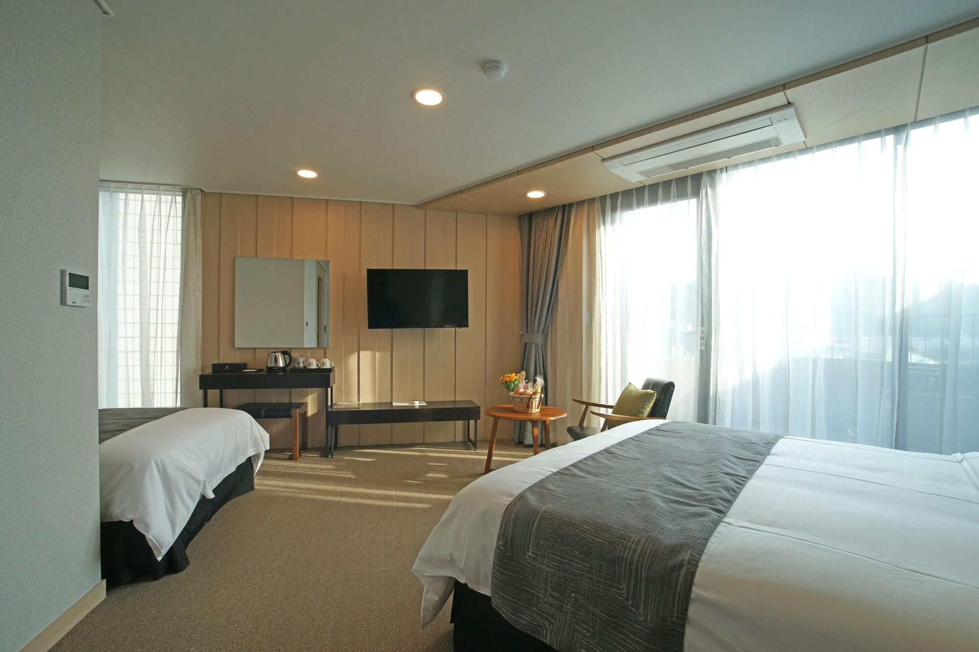 ג'גו I-Jin Hotel מראה חיצוני תמונה