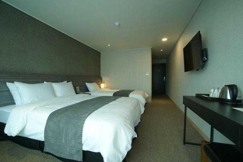 ג'גו I-Jin Hotel מראה חיצוני תמונה