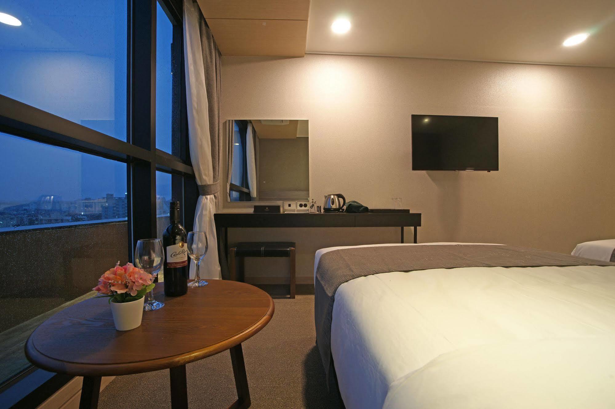 ג'גו I-Jin Hotel מראה חיצוני תמונה
